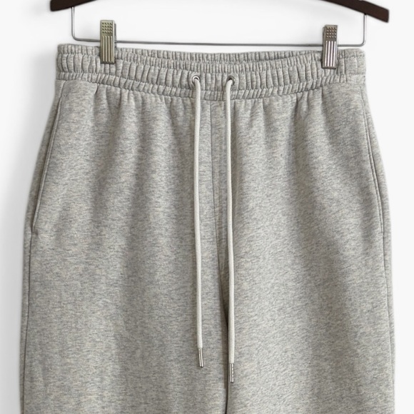 Abercrombie & Fitch Grey Wide Leg Smooth Fleece Drawstring Sweatpants Sz M - Picture 2 of 10